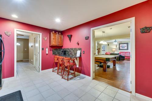 Pool Table and Patio Cozy Lawrenceville Apt in Lawrenceville, USA