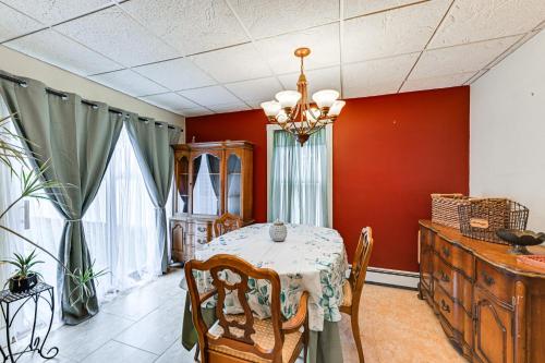 New York Escape Near Times Square and Central Park! in Port Washington, USA
