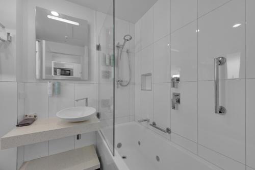 Studio Spa Shower & Bath Aparment