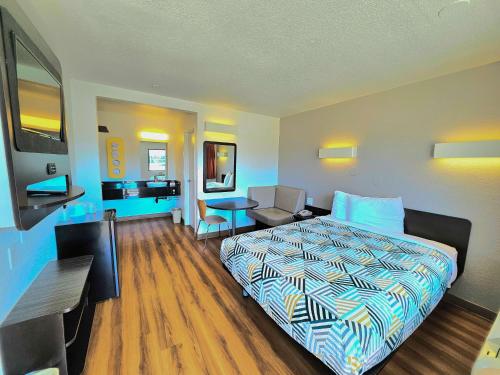Double Room - Disability Access - Roll In Shower