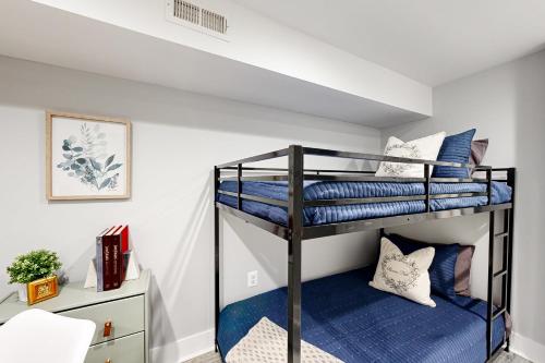 Downtown Retreat - Your Urban Oasis in College Park, USA