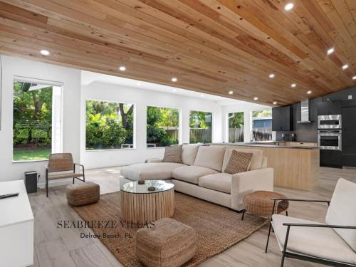 Stunning Modern Coastal Villa - The Three Palms in Delray Beach, USA