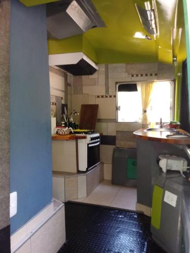 Kitchen, Cabana Bus LUYHANE in Yala