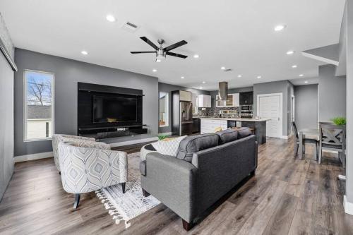 15 Min From Downtown Spacious Luxury Home in Houston, USA