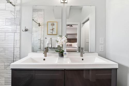 15 Min From Downtown Spacious Luxury Home in Houston, USA
