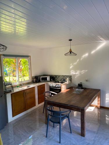 Rotui Lodge in Paopao