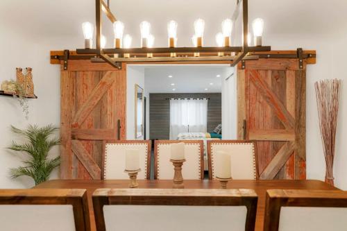 Best Experience in Denver HOT TUB and FIRE PIT 4 miles to DT in Regis