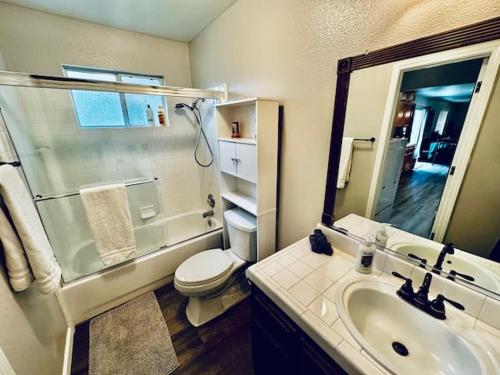 Lighthouse Suite Pet Friendly Hot Tub Sleeps 4