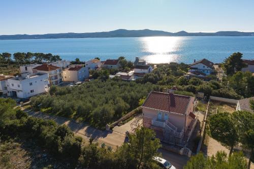Apartments by the sea Sukosan Zadar - 15036