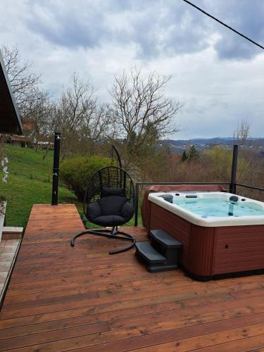 Emas House in 哥納亞斯圖貝卡