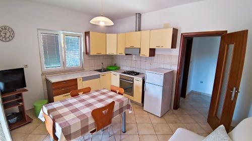 One-Bedroom Apartment with Terrace image 6