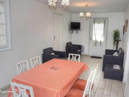 Gîte de charme avec piscine partagée près de Tours - FR-1-381-393 (Gite de charme avec piscine partagee pres de Tours - FR-1-381-393) in 呂伊內