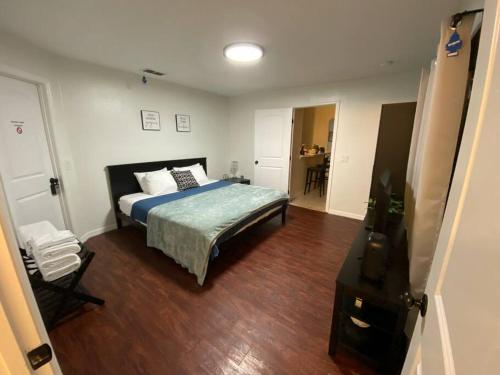 Home away from home close to parks - Pet Friendly