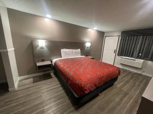 Economy Inn - Accommodation - San Bernardino