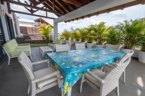 Penthouse in Mont-Choisy, lagoon pool and jacuzzi