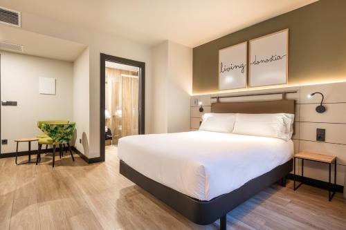Hotel Bed4U Zurriola San Sebastian - main image