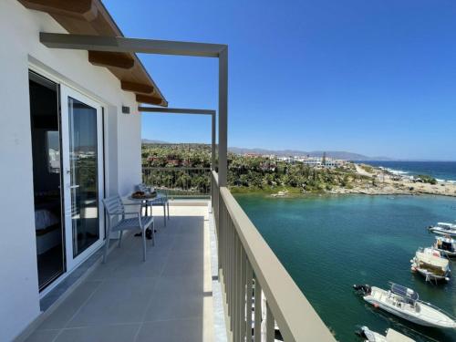 View, Harbour lights by Smaris Collection in Sissi