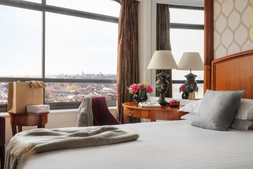 room detail thumbnail 1