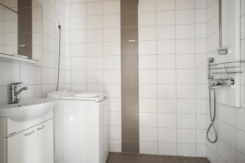 Kotimaailma Aparthotel Kamppi - 3BR in the center with key code 40, Helsinki (foto 11)