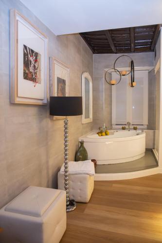 Town House Spagna - image 3