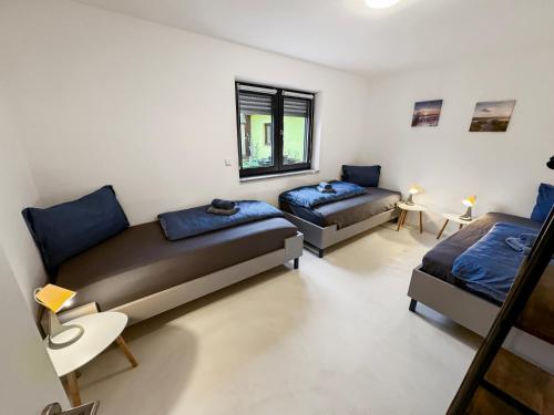 feworld Freilassing - 2 apartments - near train station - free parking in 弗萊拉辛