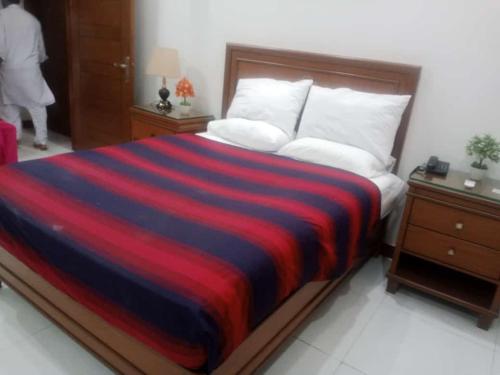 B&B Lahore - HOTEL MEDALLION SUITES - Bed and Breakfast Lahore