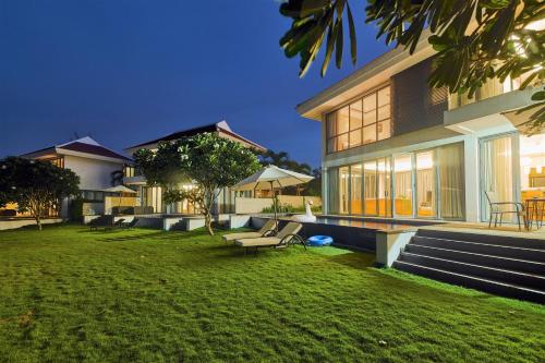 Luxury Pool Villa Close To The Private Beach