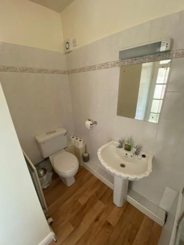 The Royal Oak Room Type - Double Room with Private Bathroom