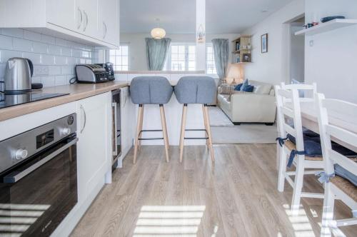 Eddie's - 2 Bedroom Chalet – Scurlage - Wales