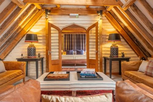Huge luxury loft cottage in historic country estate - Belchamp Hall Hayloft gîte à louer Bulmer