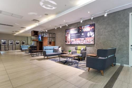 Sandton Skye Apartments - image 2