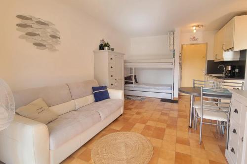 Cosy family cocoon with beautiful loggia near Tourist Office