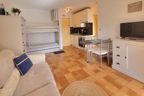 Cosy family cocoon with beautiful loggia near Tourist Office