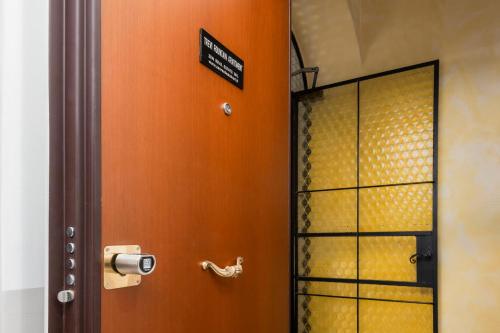 Trevi Fountain Apartment - ZENO 03, Рим (фото 9)