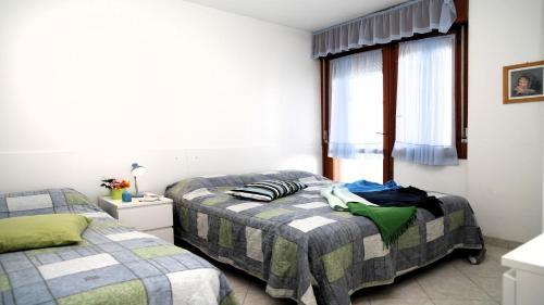 One-Bedroom Apartment image 4