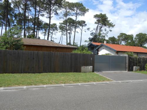 Villa plein de charme , piscine et SPA, 8 occupants MAX, proche plage, port et commerces, 4 chambres dans un quartier calme