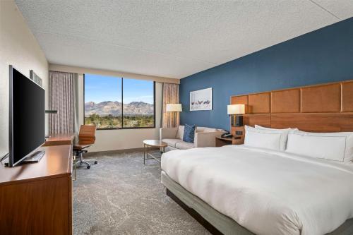 DoubleTree by Hilton Tucson- Reid Park near สวนสัตว์รีดพาร์ค