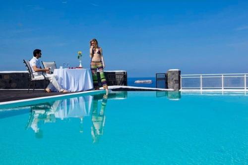 Beautiful Santorini Villa - 2 Bedroom Villa - Panoramic Caldera Sea Views and Private Plunge Pool - Megalochori