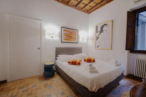 Via Giulia Charming Apartment with Balcony - image 6