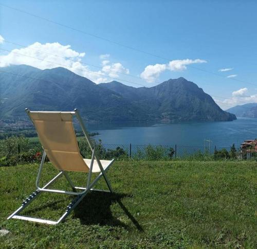 Villa Domus Bianca Mountain Lake Iseo Hospitality - Accommodation - Costa Volpino
