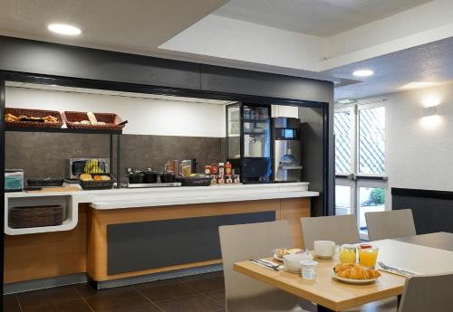 Ibis Budget Marseille Prado - image 2