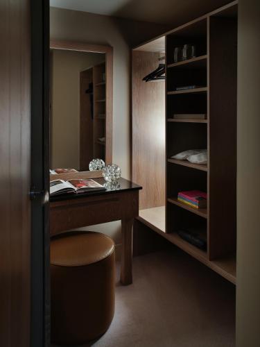 The Hari London - image 8