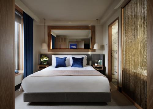 The Hari London - image 5