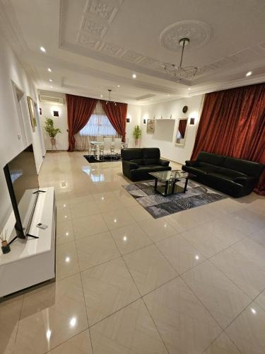 Octave's APT in Pointe-Noire