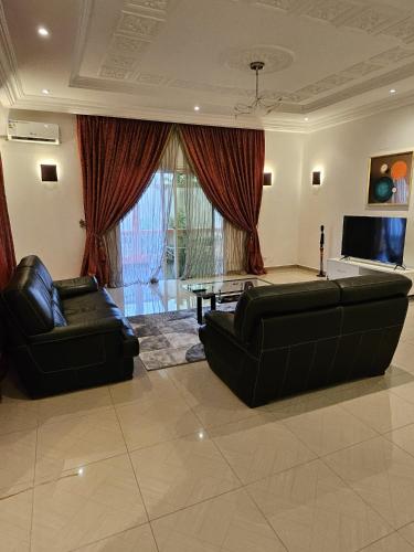 Octave's APT in Pointe-Noire