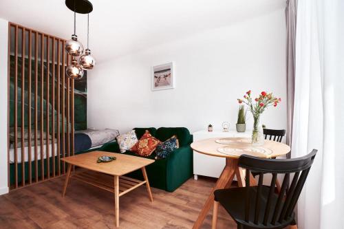 Green Apartment - image 3