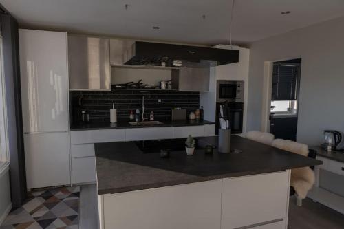 Panorama view! Modern,Balcony/parking