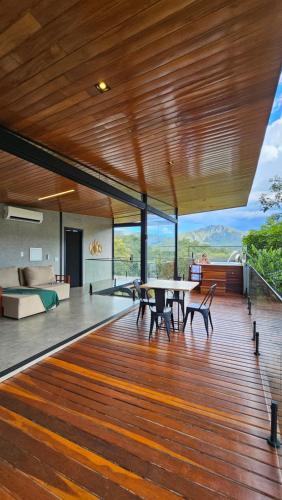 Casa Vértize, uma casa de alto padrão com Spa Hidro e vista espetacular