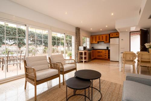 Charming two bedroom house close to the sea