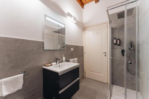 Charming Milan Apartments Brera - Madonnina - image 10